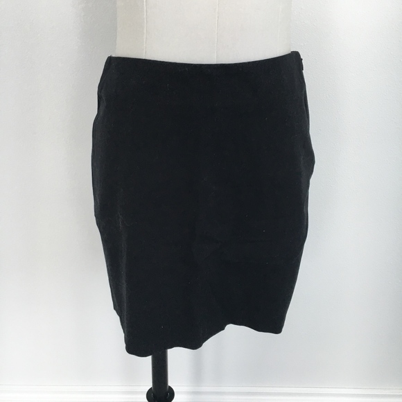 Black Pencil Skirt - Victoria Secret - Picture 4 of 6